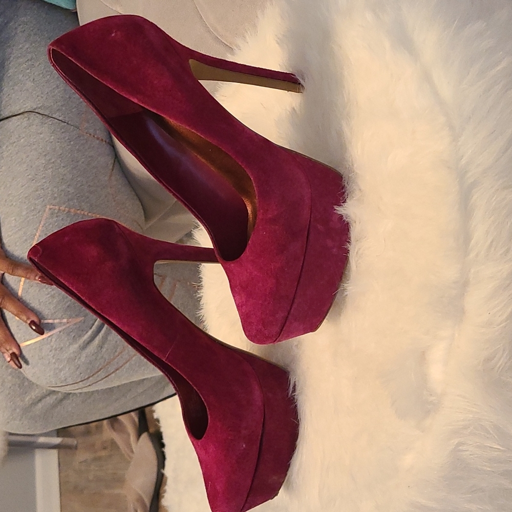 Violet Jessica Simpson heels